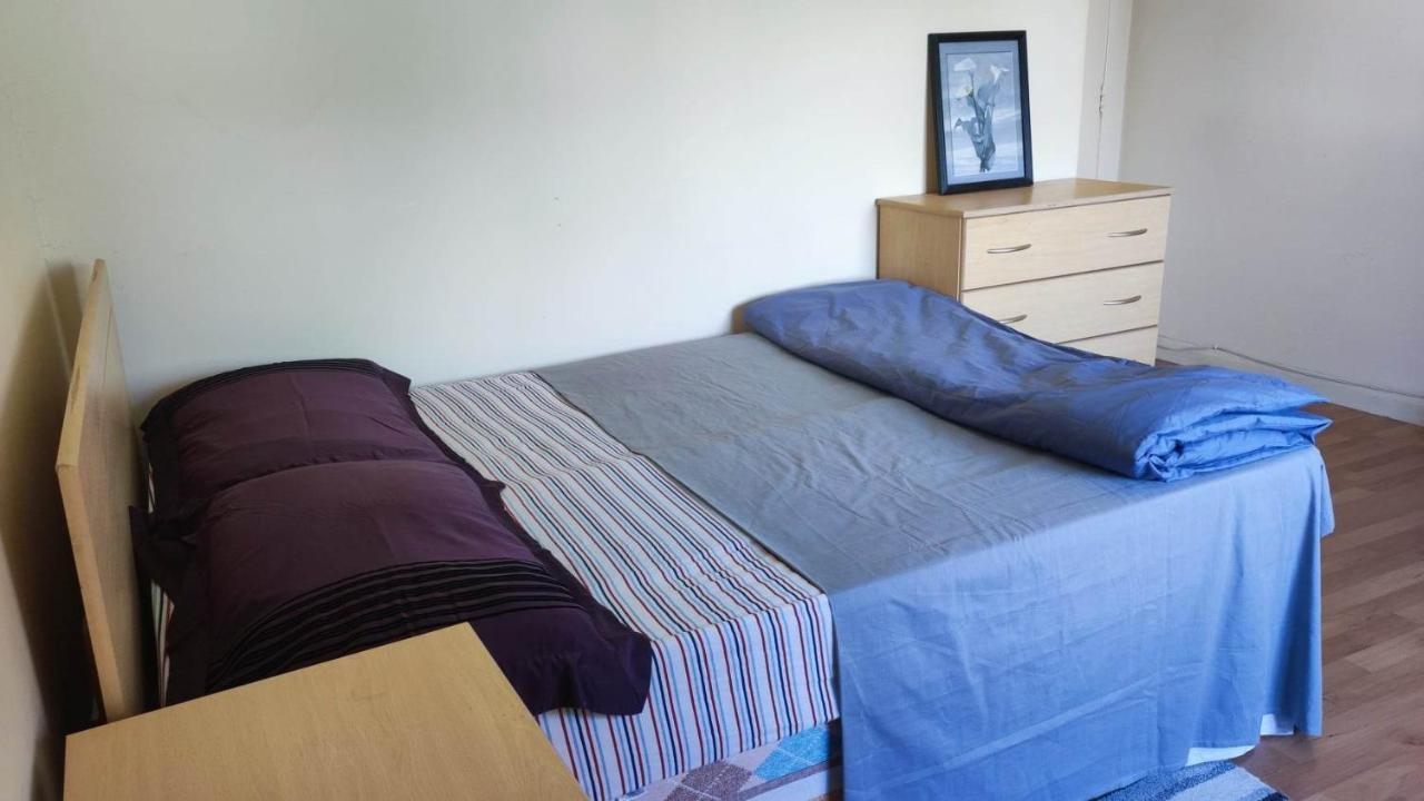 Budget-Friendly Self-Serve Lodging Голуэй Экстерьер фото