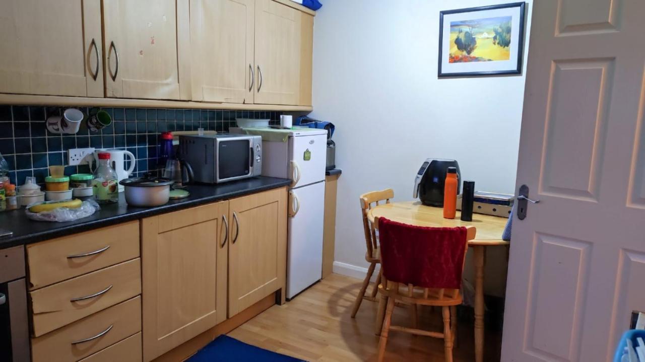 Budget-Friendly Self-Serve Lodging Голуэй Экстерьер фото